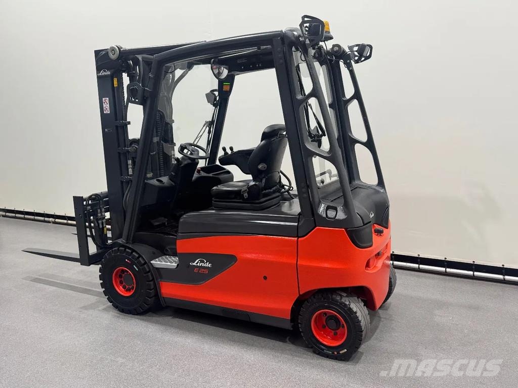 Linde 387 E 25 L-01. Inclusief nieuwe accu شاحنات ذات رافعات شوكية تعمل بالكهرباء
