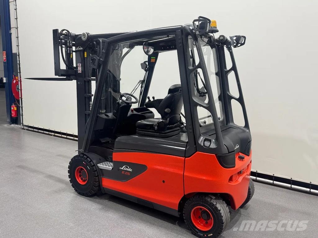 Linde 387 E 25 L-01. Inclusief nieuwe accu شاحنات ذات رافعات شوكية تعمل بالكهرباء