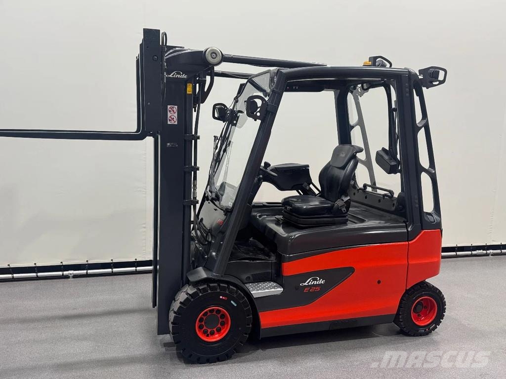 Linde 387 E 25 L-01. Inclusief nieuwe accu شاحنات ذات رافعات شوكية تعمل بالكهرباء