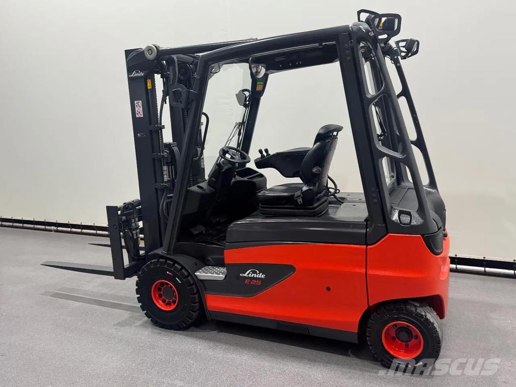 Linde 387 E 25 L-01. Inclusief nieuwe accu شاحنات ذات رافعات شوكية تعمل بالكهرباء