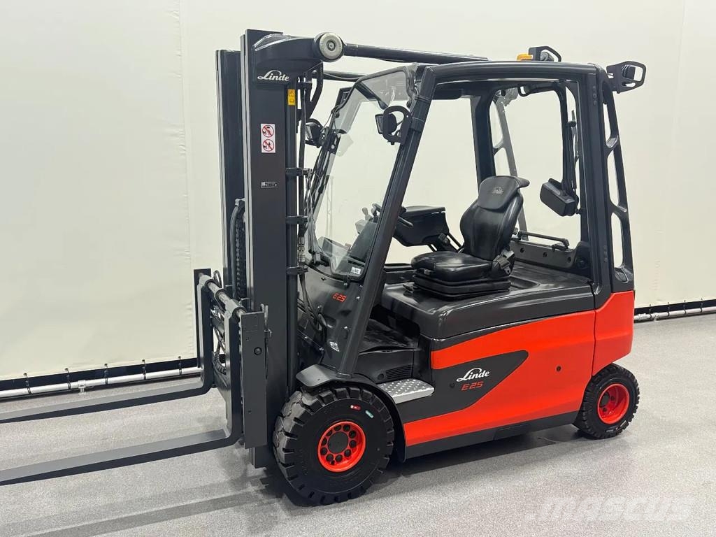 Linde 387 E 25 L-01. Inclusief nieuwe accu شاحنات ذات رافعات شوكية تعمل بالكهرباء