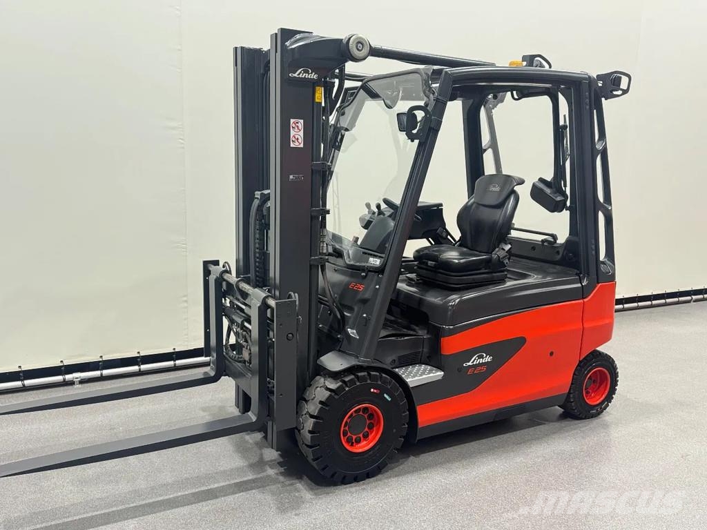 Linde 387 E 25 L-01. Inclusief nieuwe accu شاحنات ذات رافعات شوكية تعمل بالكهرباء