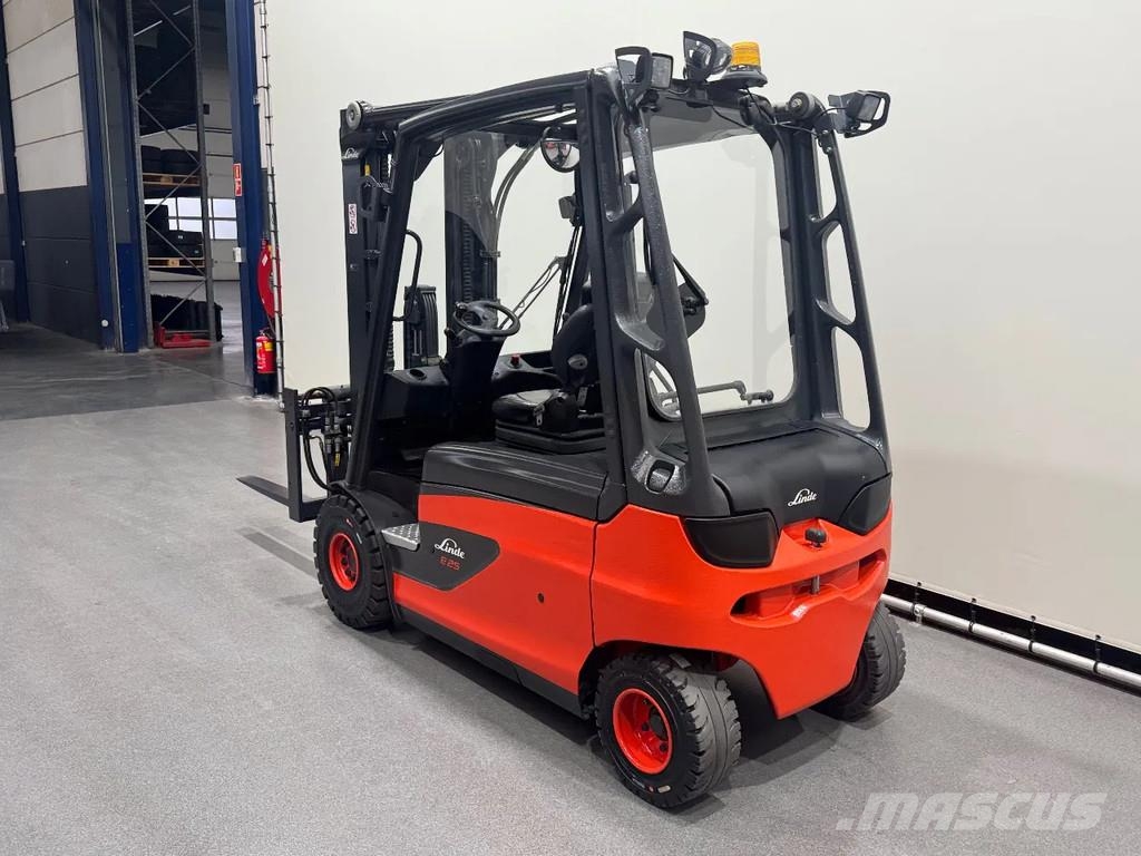 Linde 387 E 25 L-01. Inclusief nieuwe accu شاحنات ذات رافعات شوكية تعمل بالكهرباء