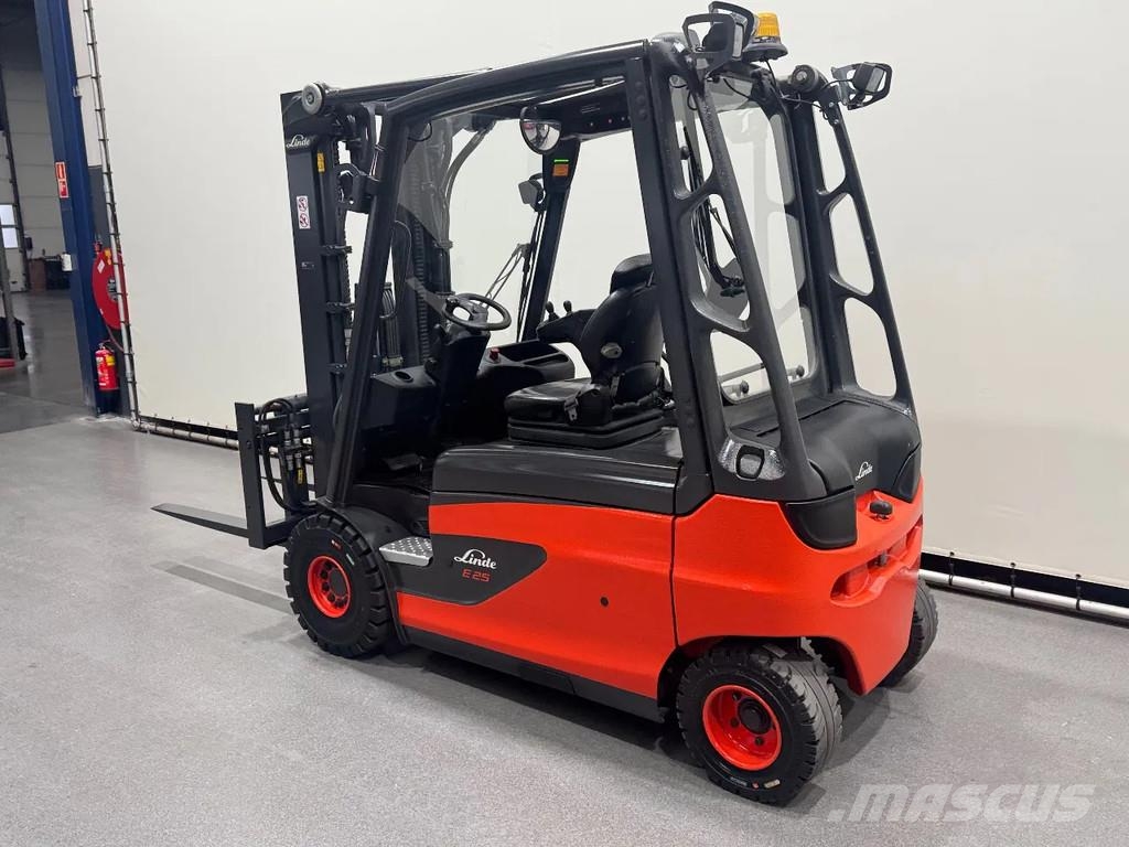 Linde 387 E 25 L-01. Inclusief nieuwe accu شاحنات ذات رافعات شوكية تعمل بالكهرباء