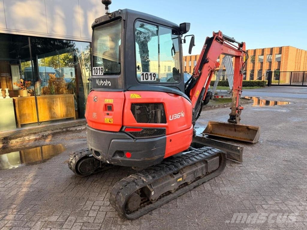 Kubota U36-4 - 3.9T - *FULL HYDR - *HYDR QUICKHITCH - *50 Minigraafmachines < 7t