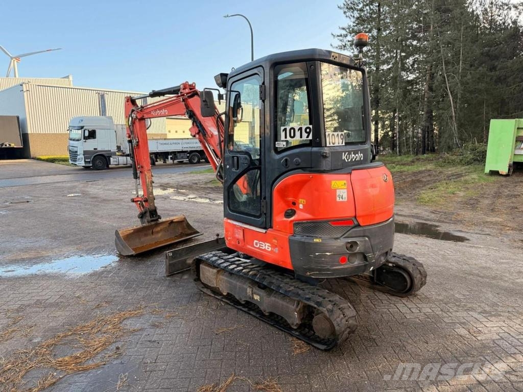 Kubota U36-4 - 3.9T - *FULL HYDR - *HYDR QUICKHITCH - *50 Minigraafmachines < 7t
