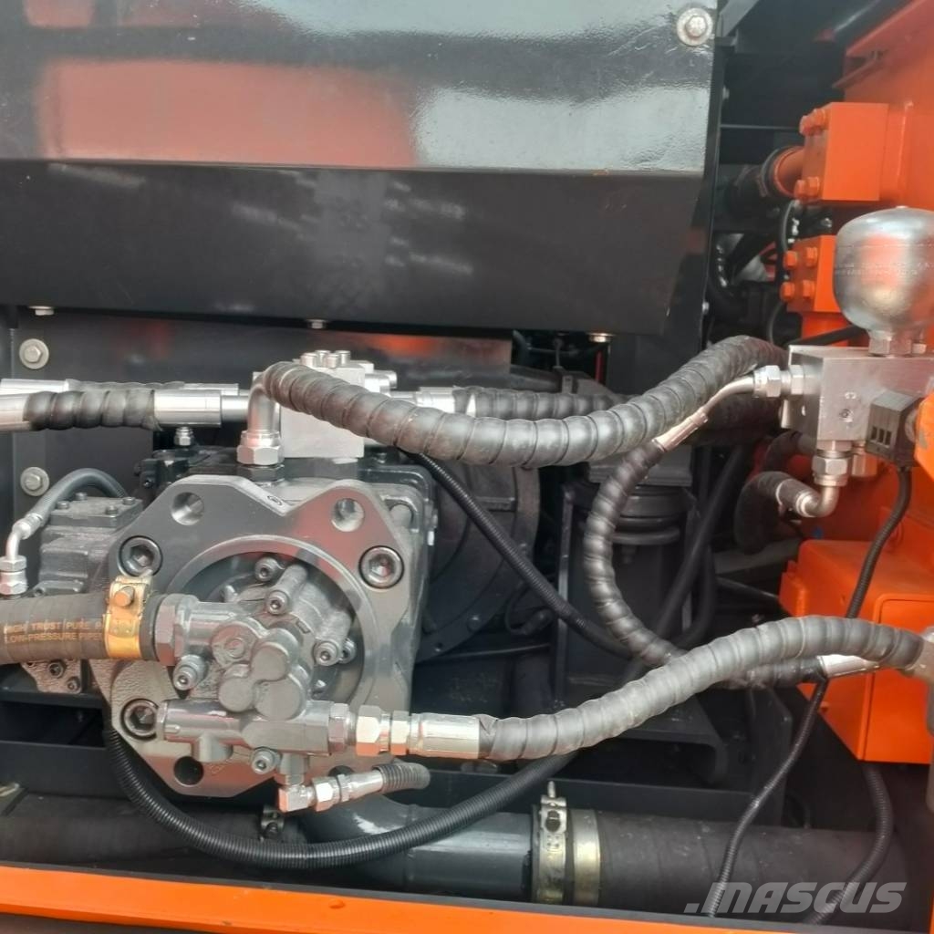 Doosan DX 225 Bagri goseničarji