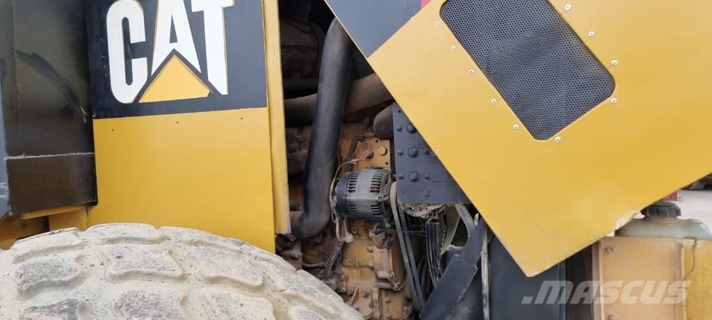 CAT CS 533 Ühe trumliga rullid
