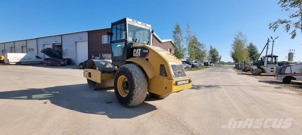 CAT CS 533 Ühe trumliga rullid