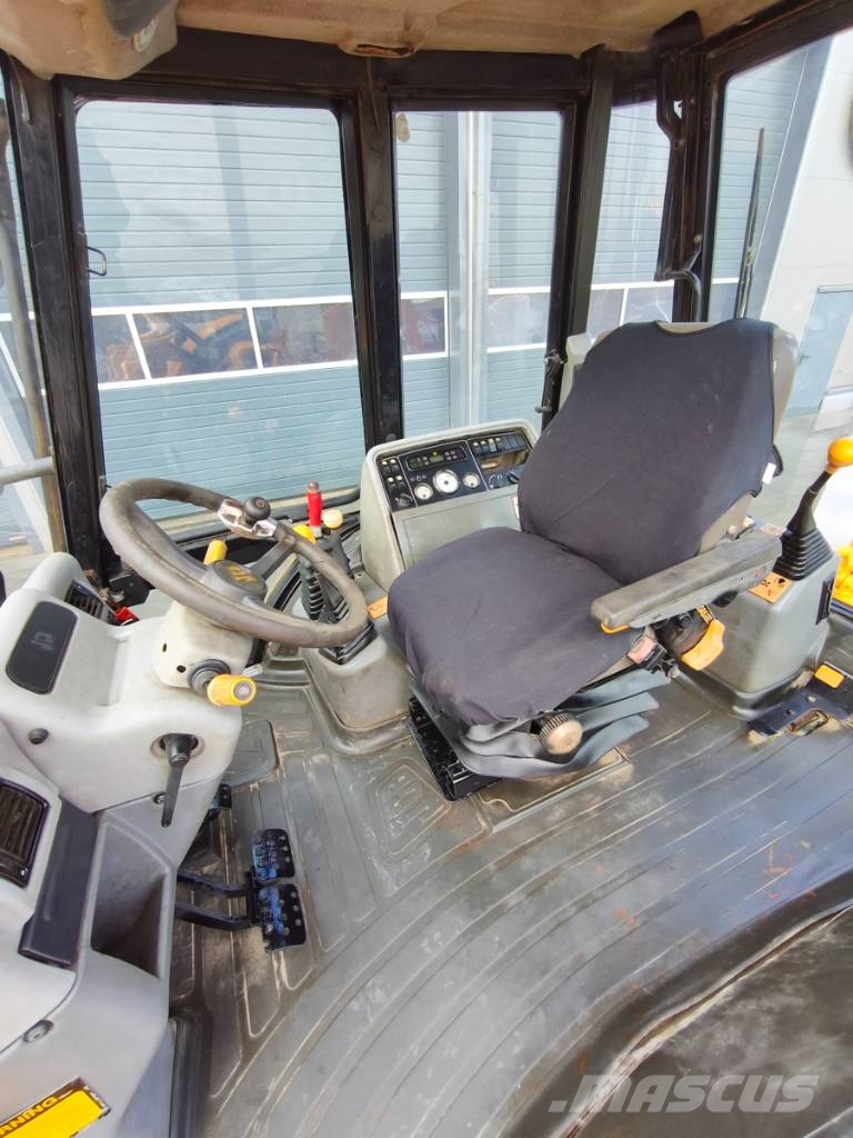 JCB 3 CX Ekskavaatorlaadurid