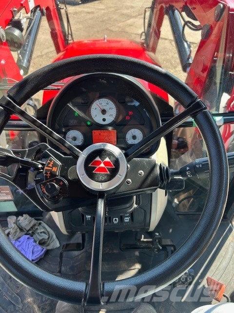 Massey Ferguson 4710 M Traktoren