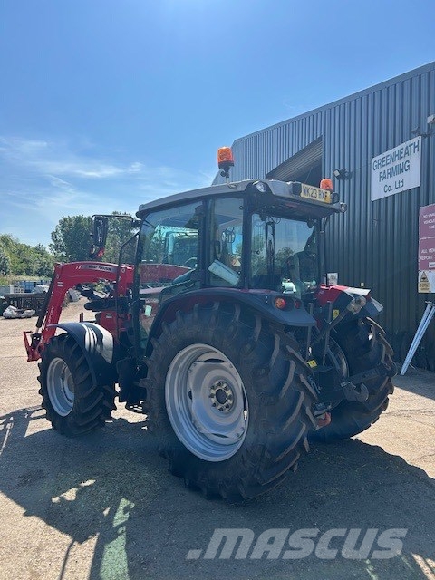 Massey Ferguson 4710 M Traktoren