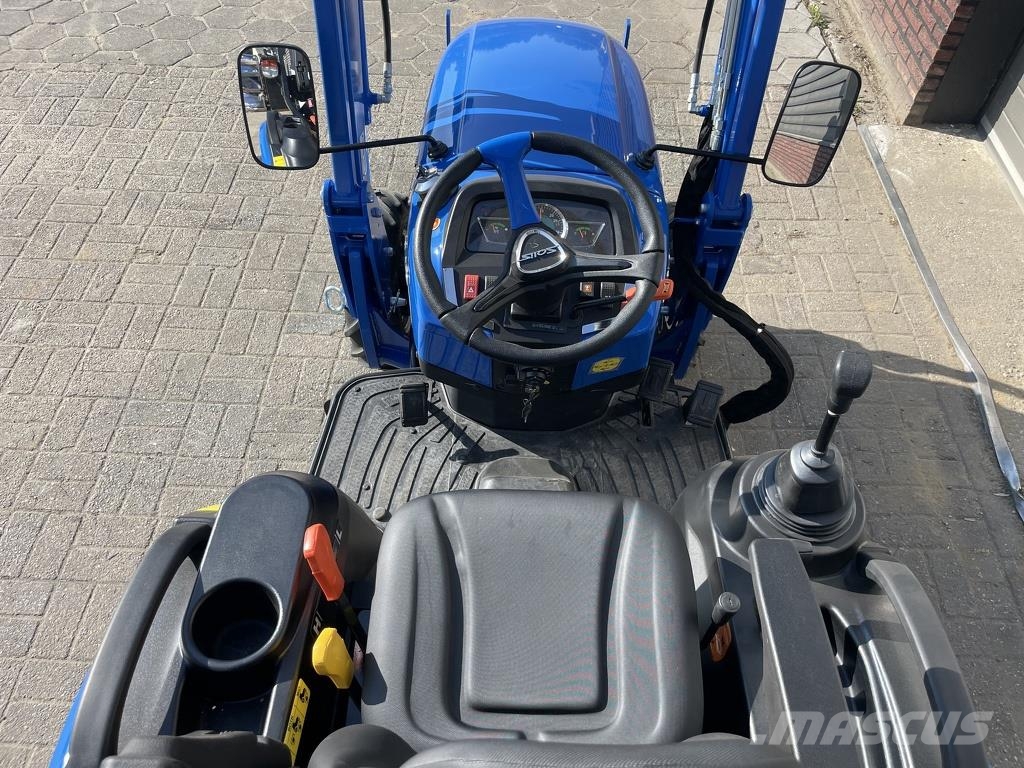Solis 26 HST minitractor met voorlader / frontlader NIEU Traktoren