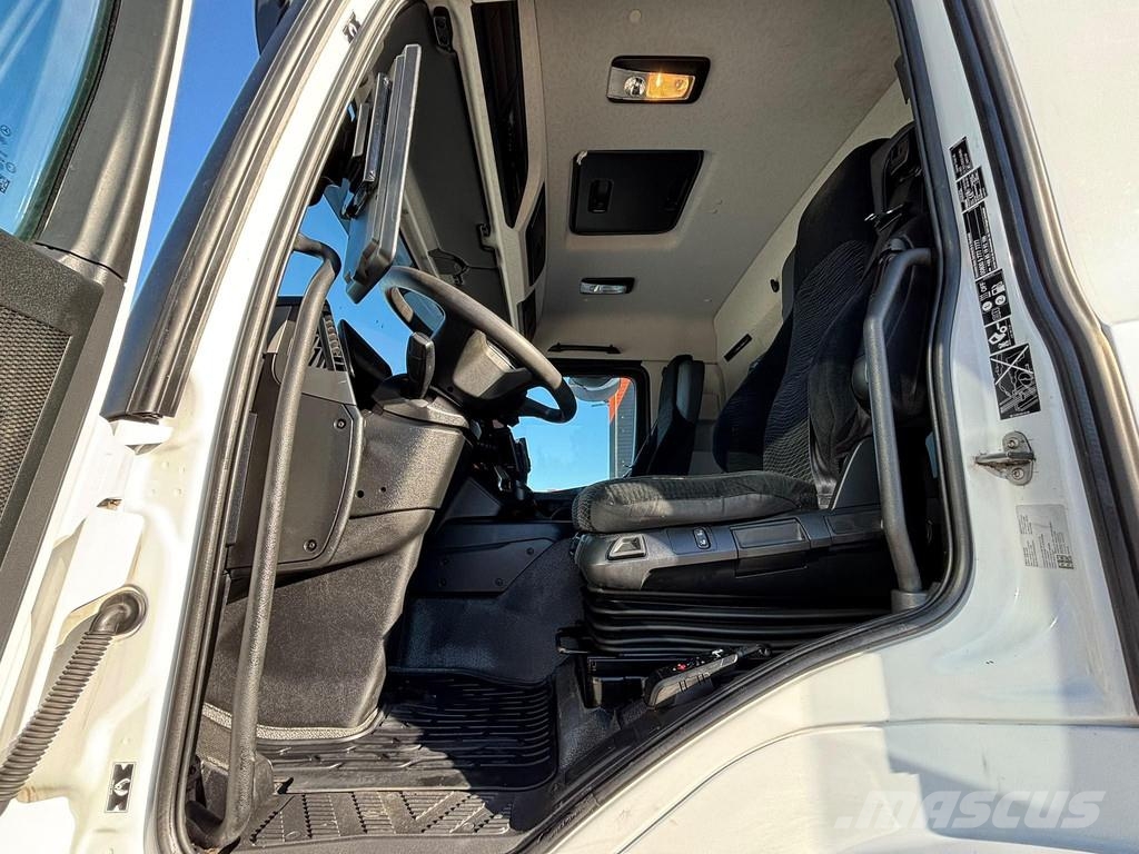Mercedes-Benz Actros 2846 6x2*4 BOX L=8533 mm 貨箱式卡車