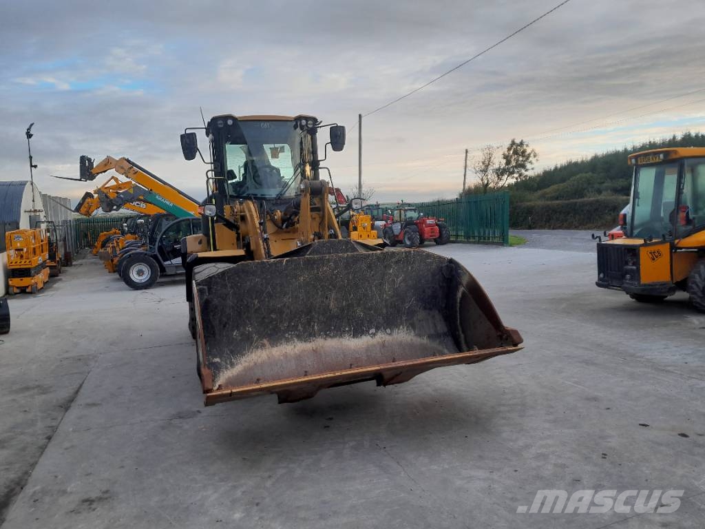 CAT 930 M Pale gommate