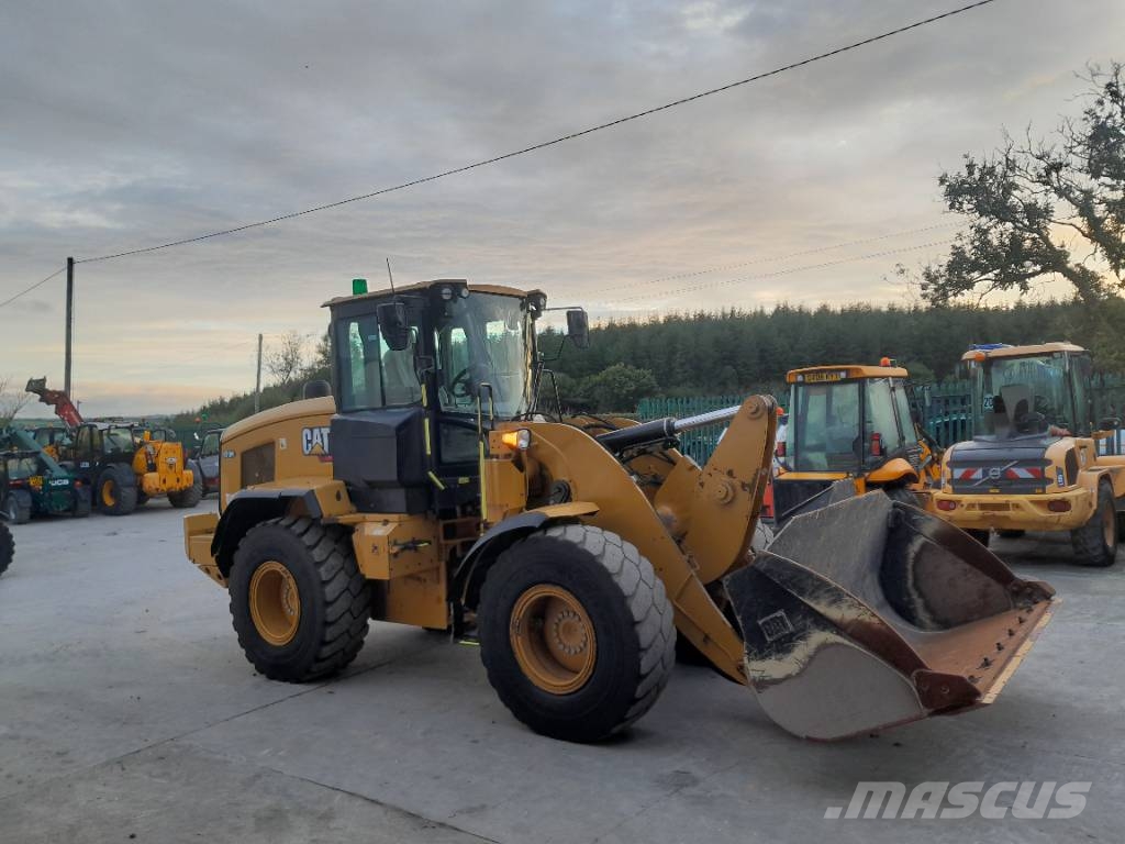CAT 930 M Pale gommate