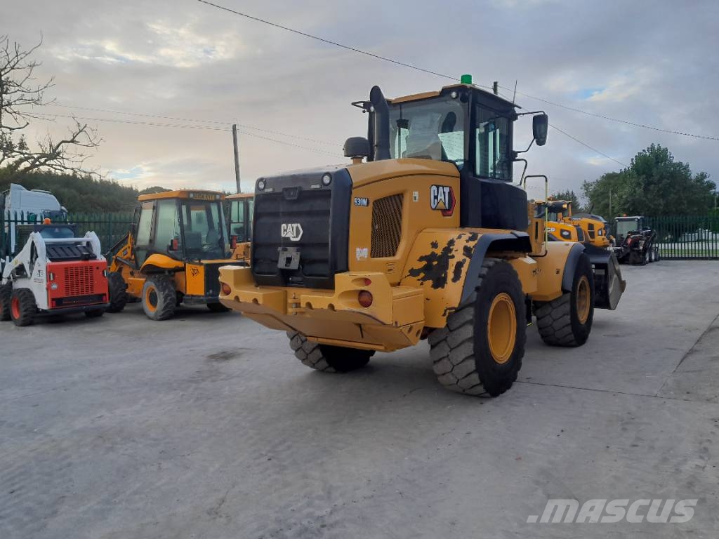 CAT 930 M Pale gommate