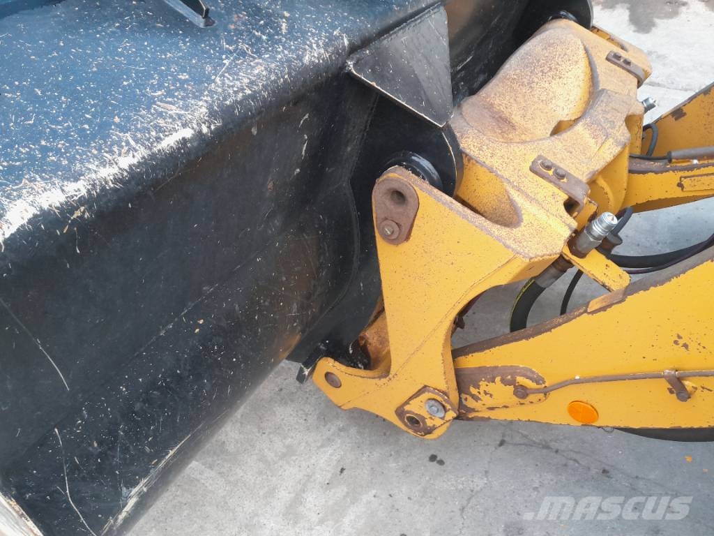 CAT 930 M Pale gommate