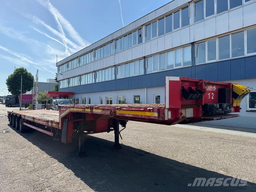 Nooteboom MCO-58-04 / 69 Ton / 33,3m Total / Forced Steering Låg lastande semi trailer