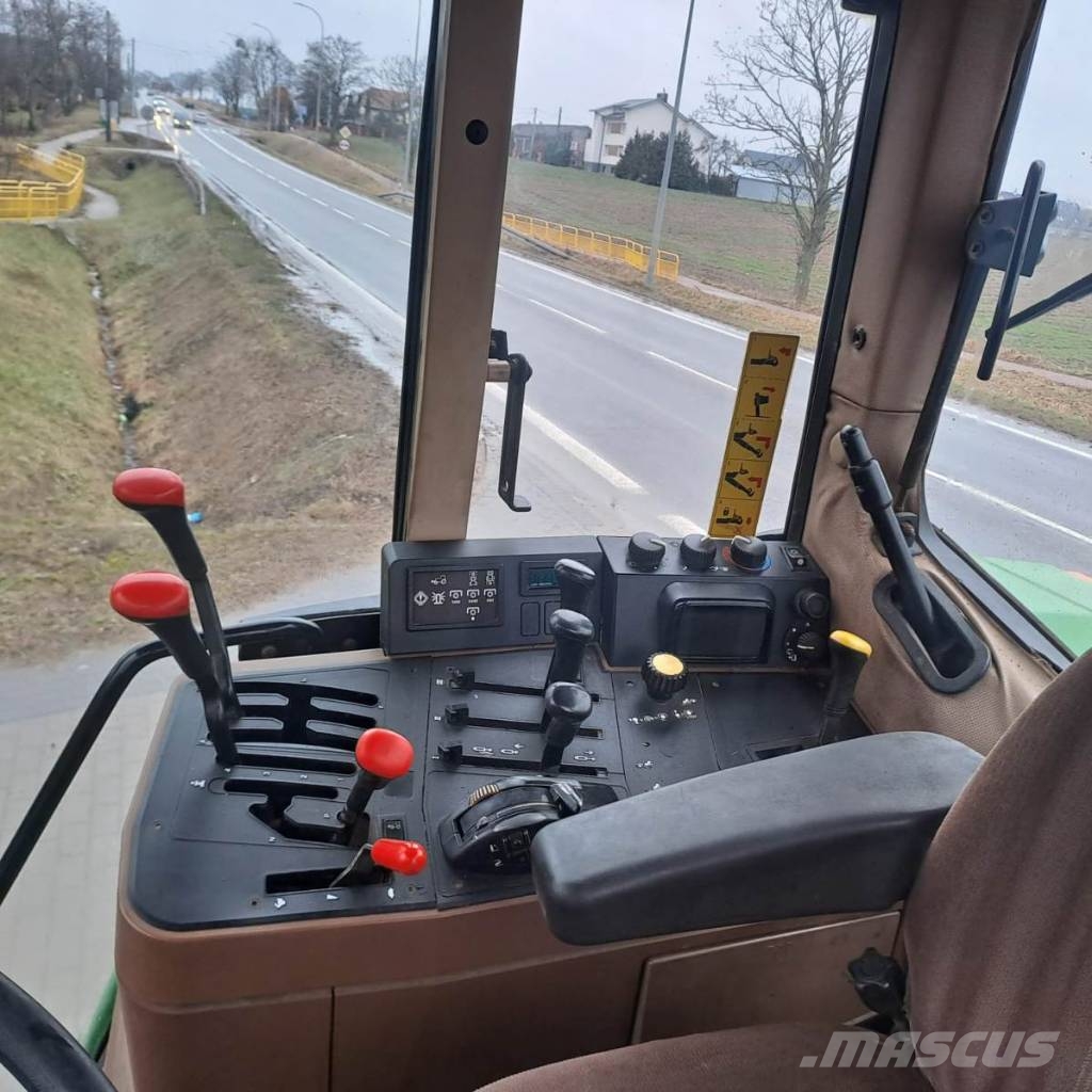 John Deere 6900 Traktori