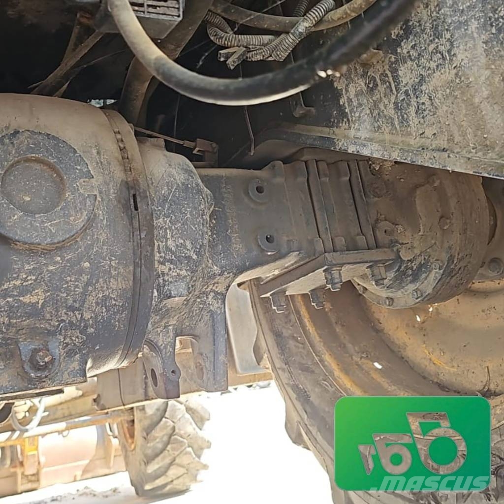 Fermec 760 (2000r.) Parts Chassis en ophanging