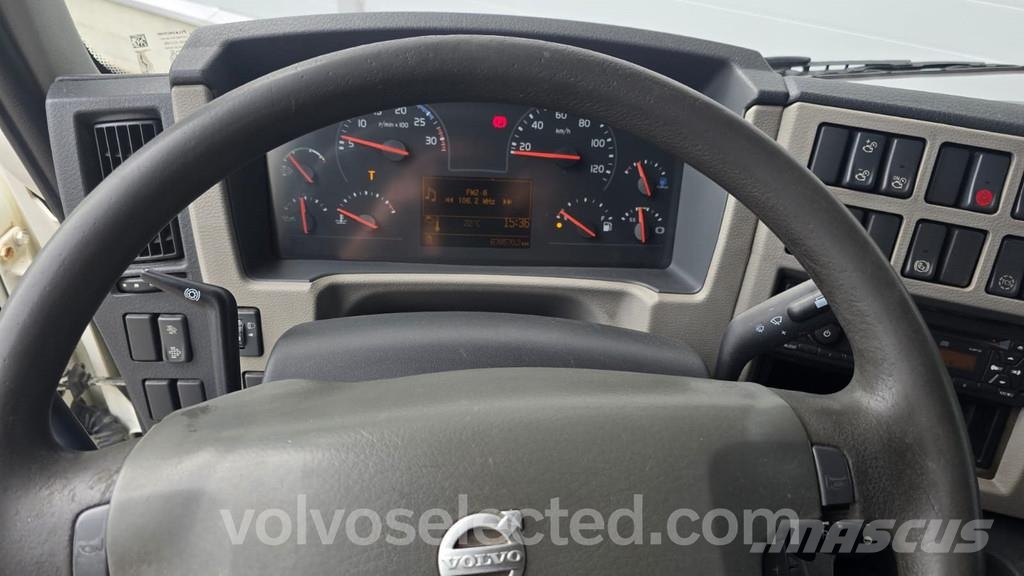 Volvo FL Camiones caja cerrada