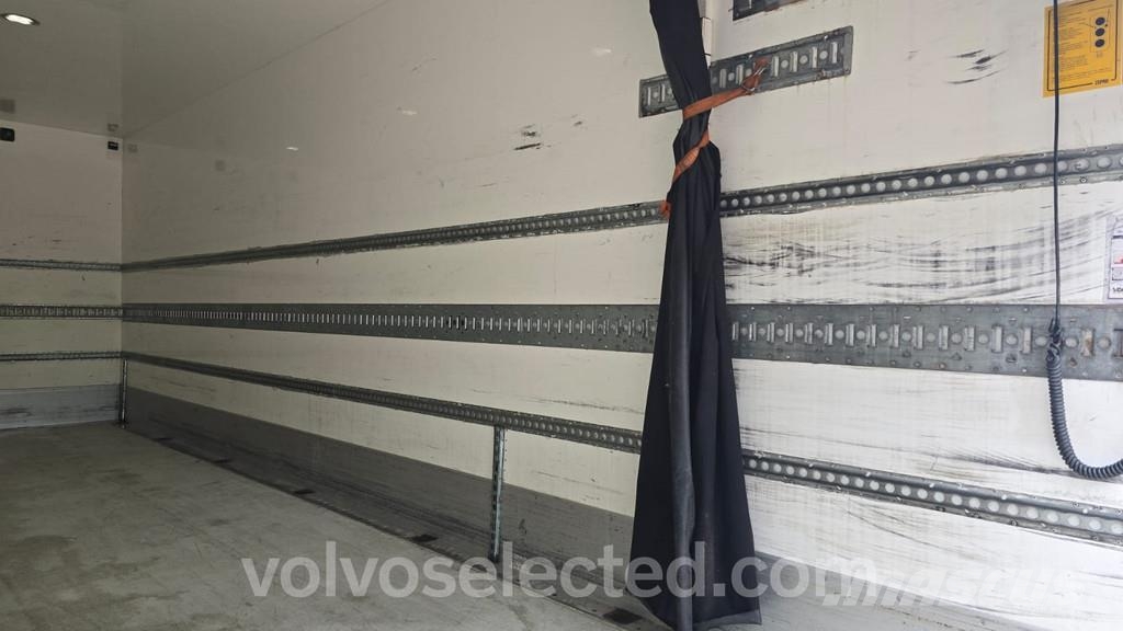 Volvo FL Camiones caja cerrada