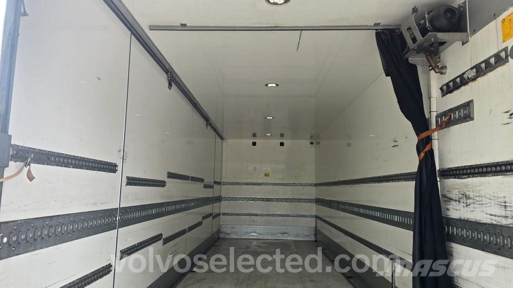 Volvo FL Camiones caja cerrada