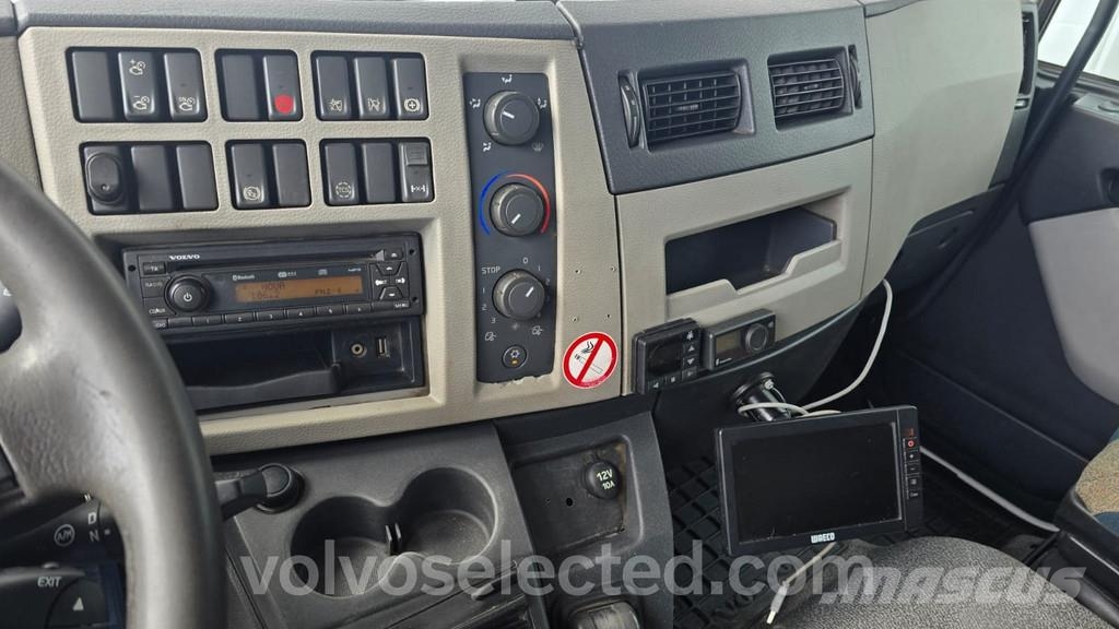 Volvo FL Camiones caja cerrada