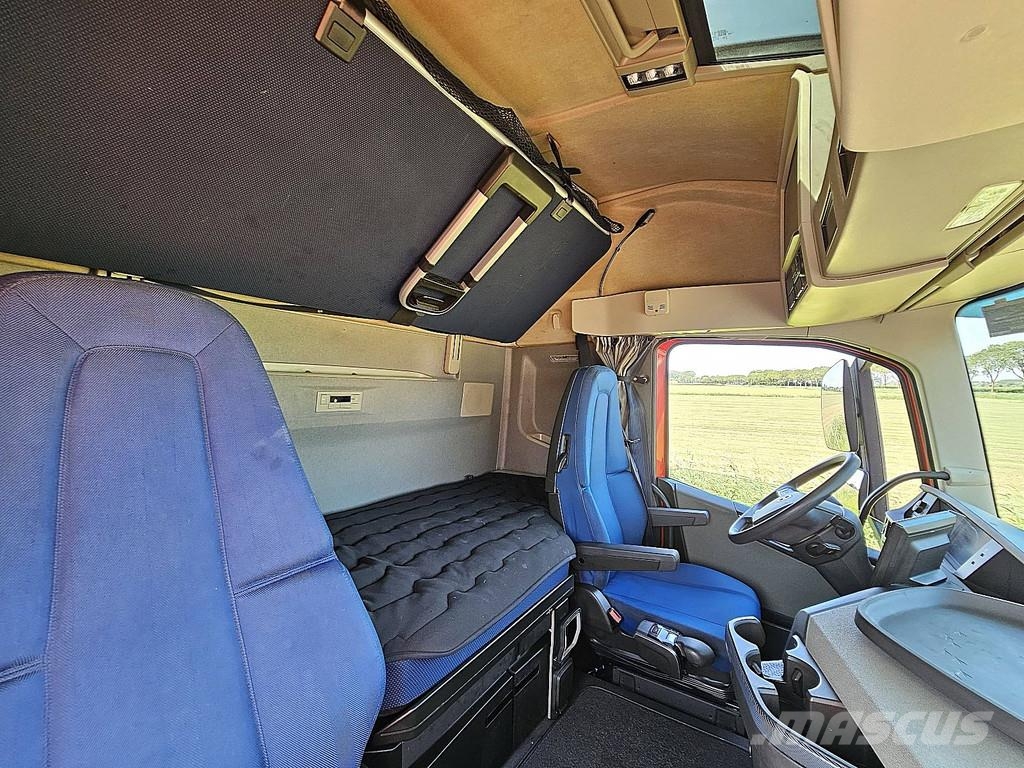Volvo FH 500 Globetrotter Tractor Units