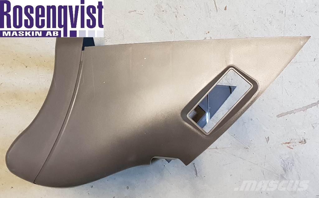 Deutz-Fahr Agrotron panel 04413839, 04413839.4, 0441 3839 Кабины