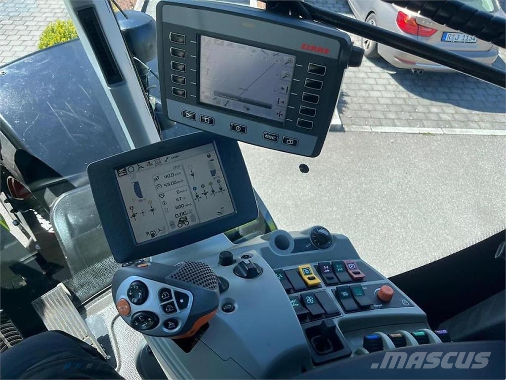 CLAAS Xerion 5000 Trac VC Трактори