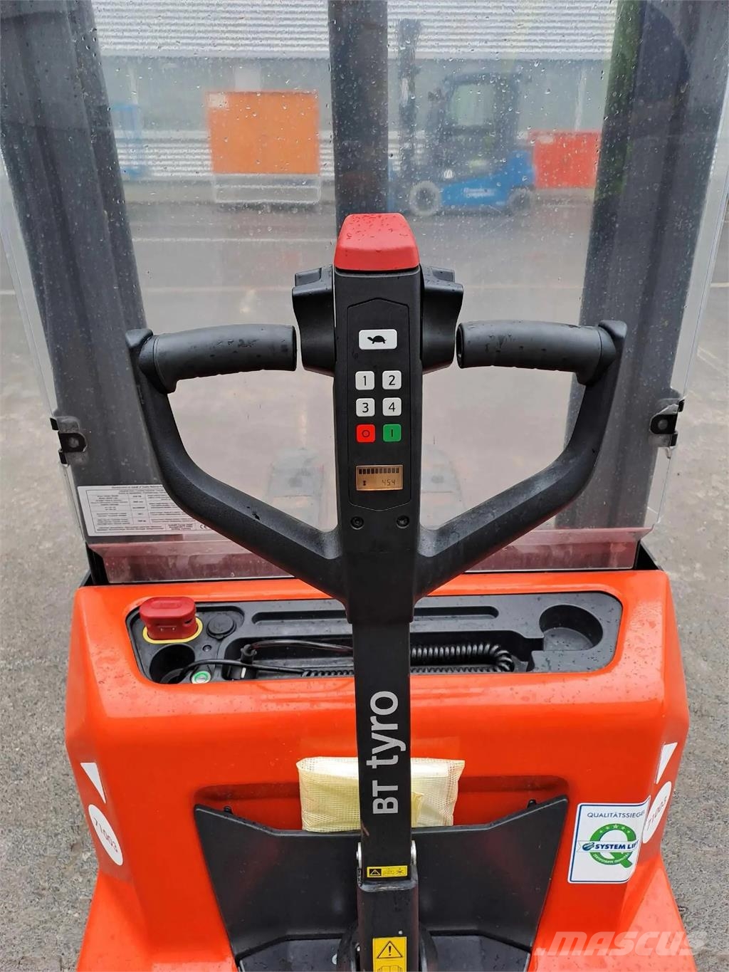 Toyota BT SHE100 شاحنات ذات رافعات شوكية تعمل بالكهرباء