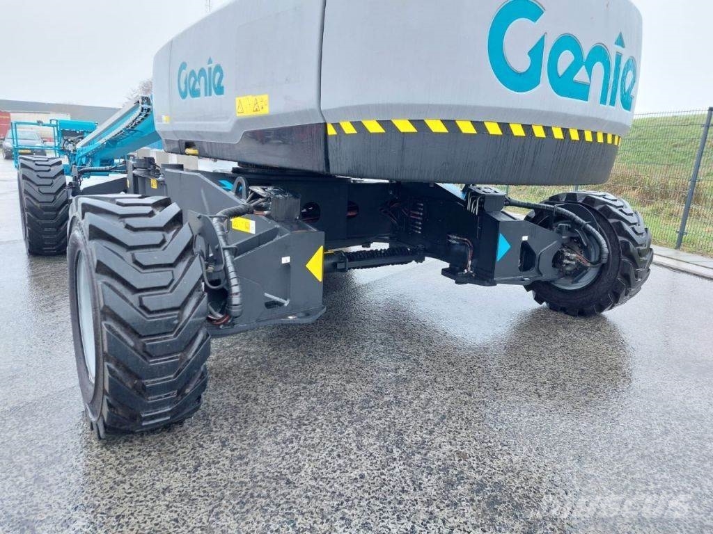 Genie SX-105 XC Telescopic boom lifts