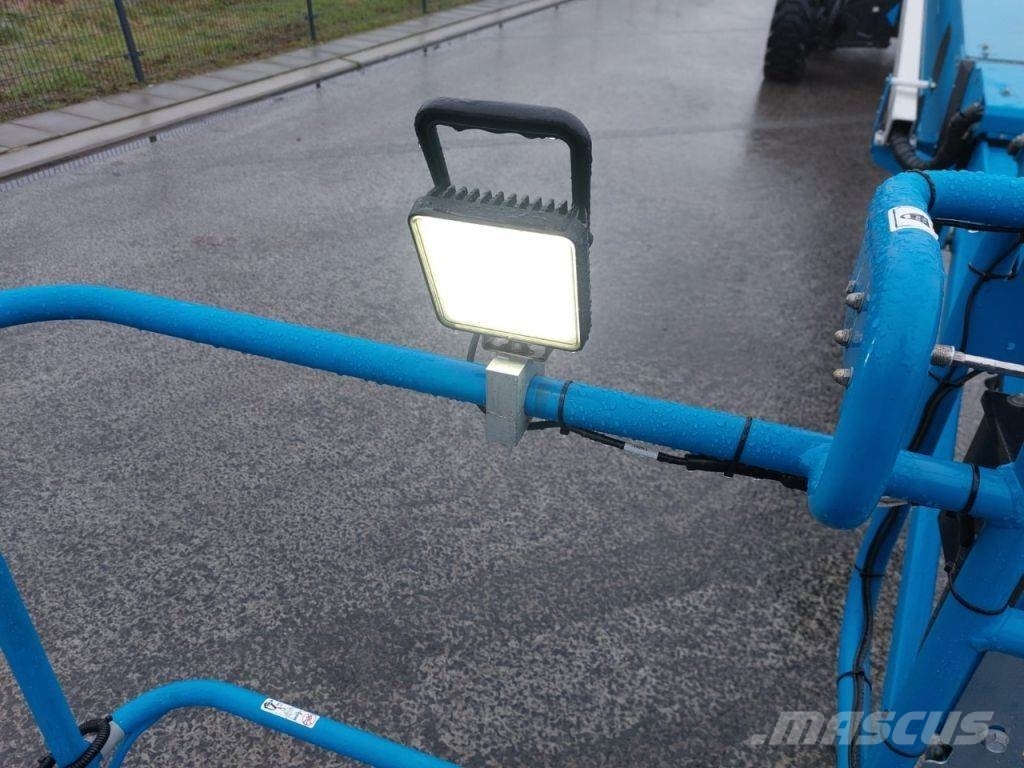 Genie SX-105 XC Telescopic boom lifts