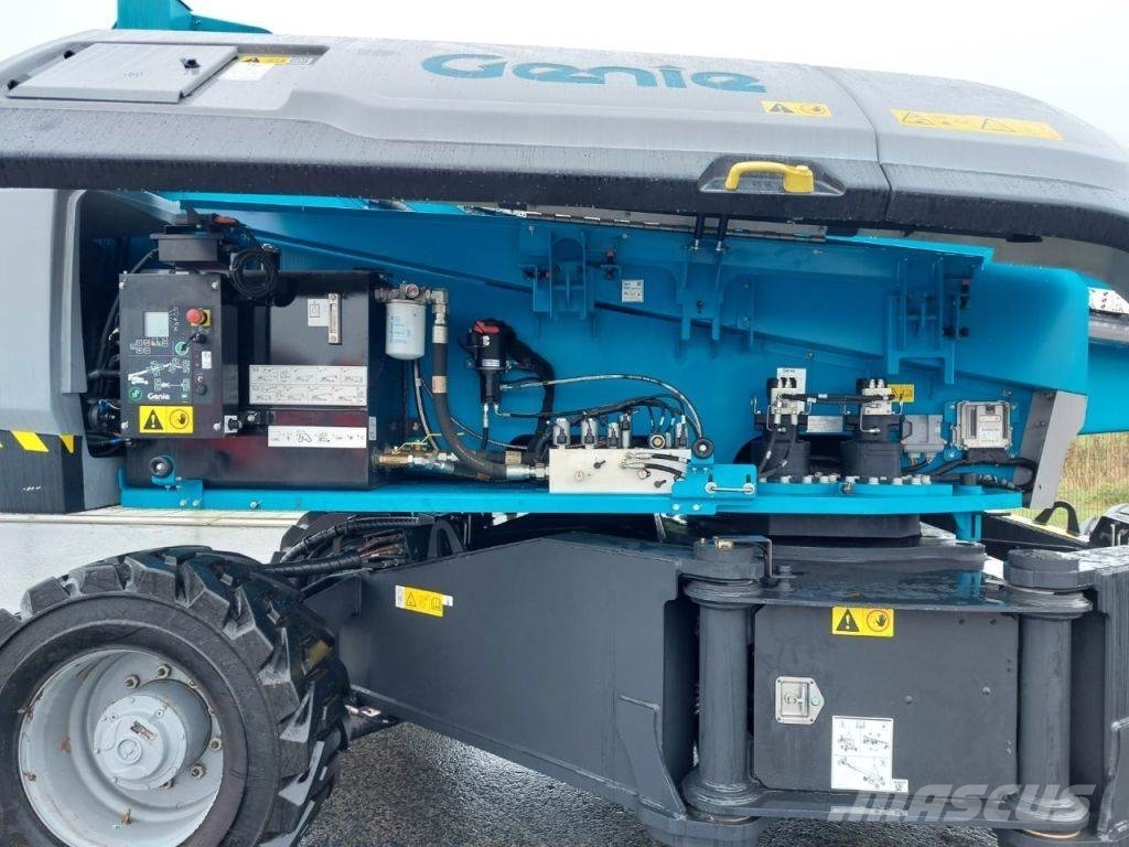 Genie SX-105 XC Telescopic boom lifts