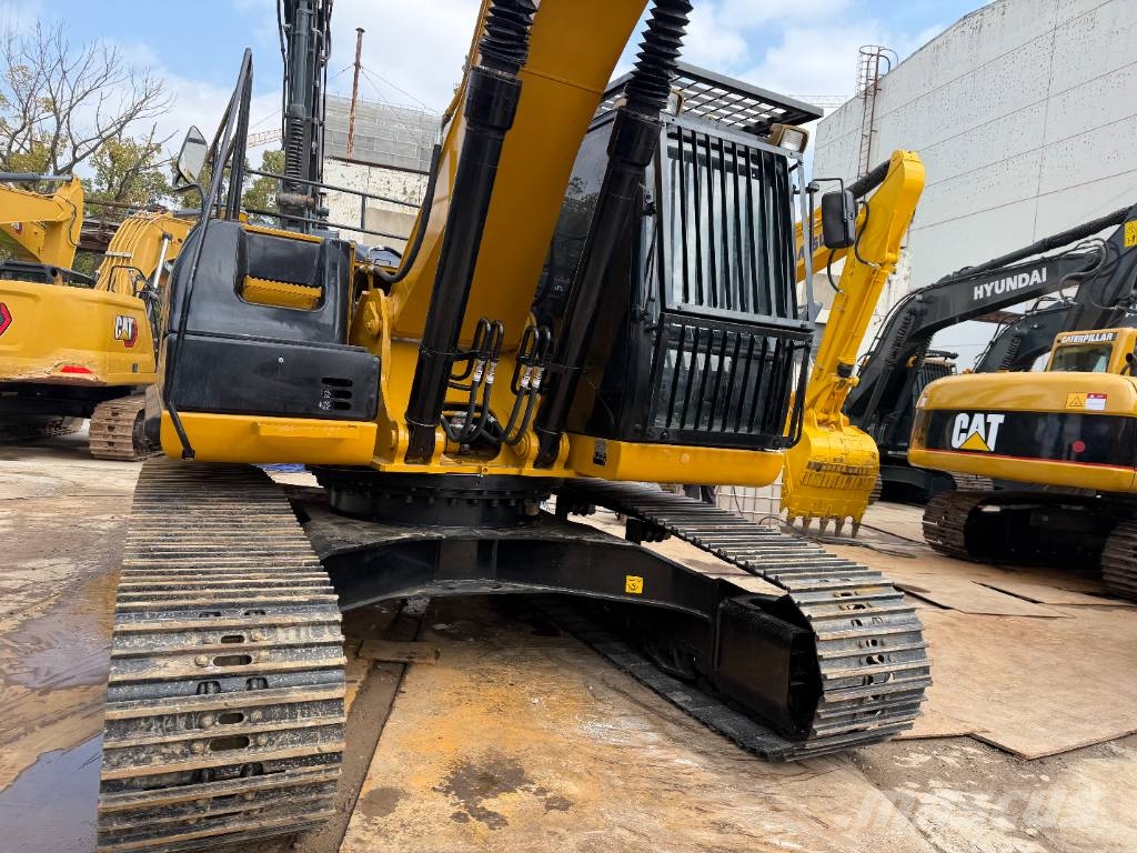 CAT 325D2L 3000 units excavators in stock Bagri goseničarji