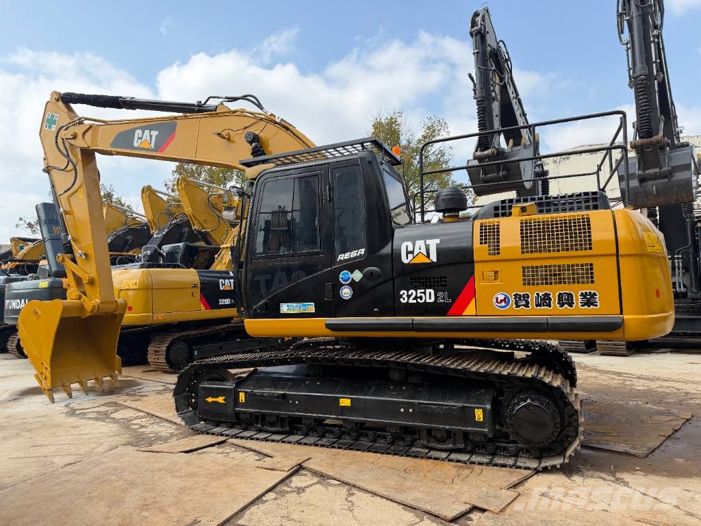 CAT 325D2L 3000 units excavators in stock Bagri goseničarji
