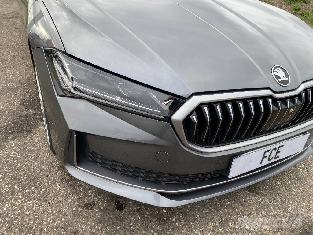 Skoda SUPERB Combi 2.0TDI 150 Dsg7 Laurin&Klement Carros Ligeiros