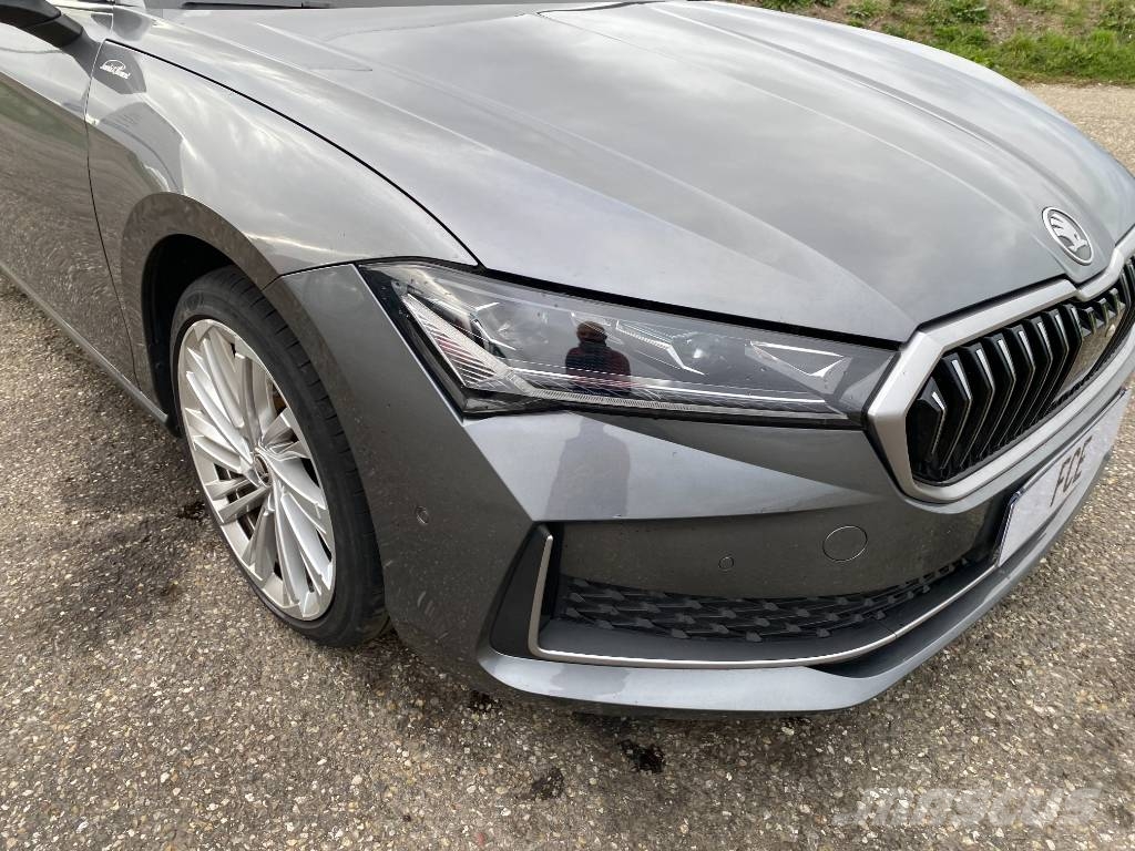 Skoda SUPERB Combi 2.0TDI 150 Dsg7 Laurin&Klement Carros Ligeiros
