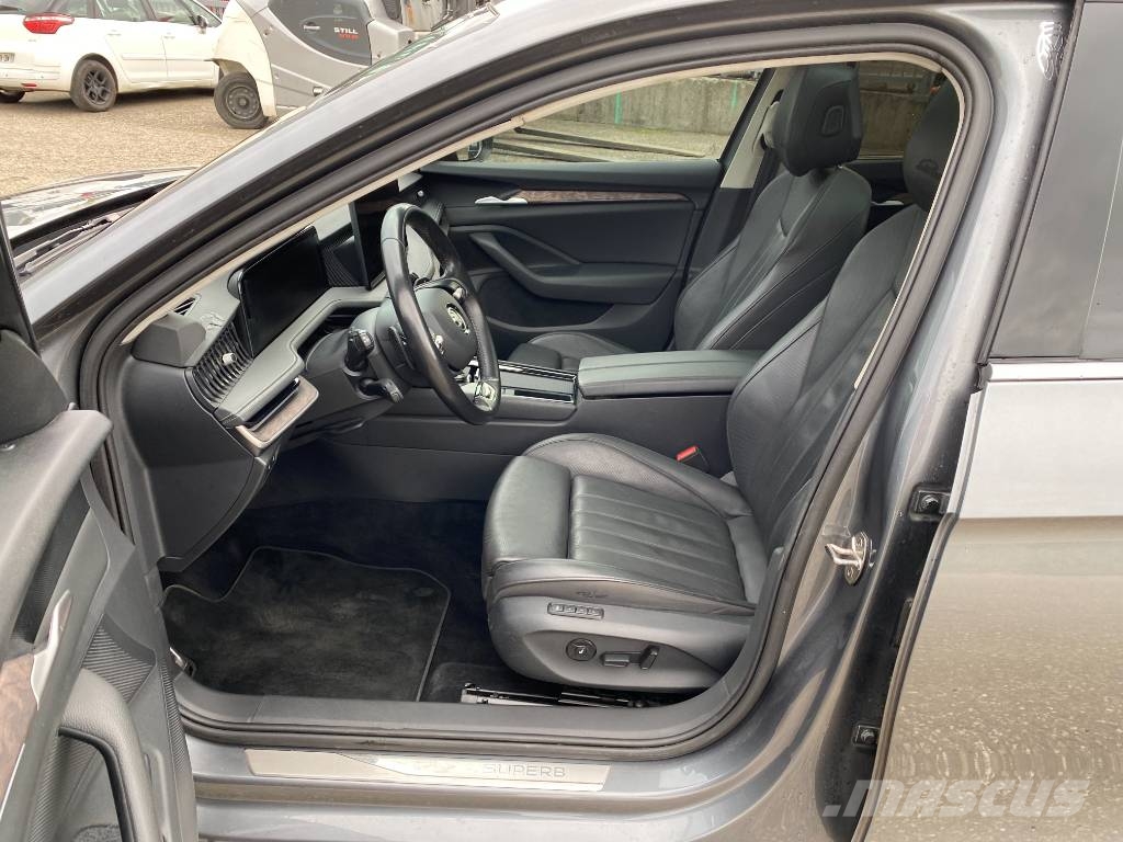 Skoda SUPERB Combi 2.0TDI 150 Dsg7 Laurin&Klement Carros Ligeiros