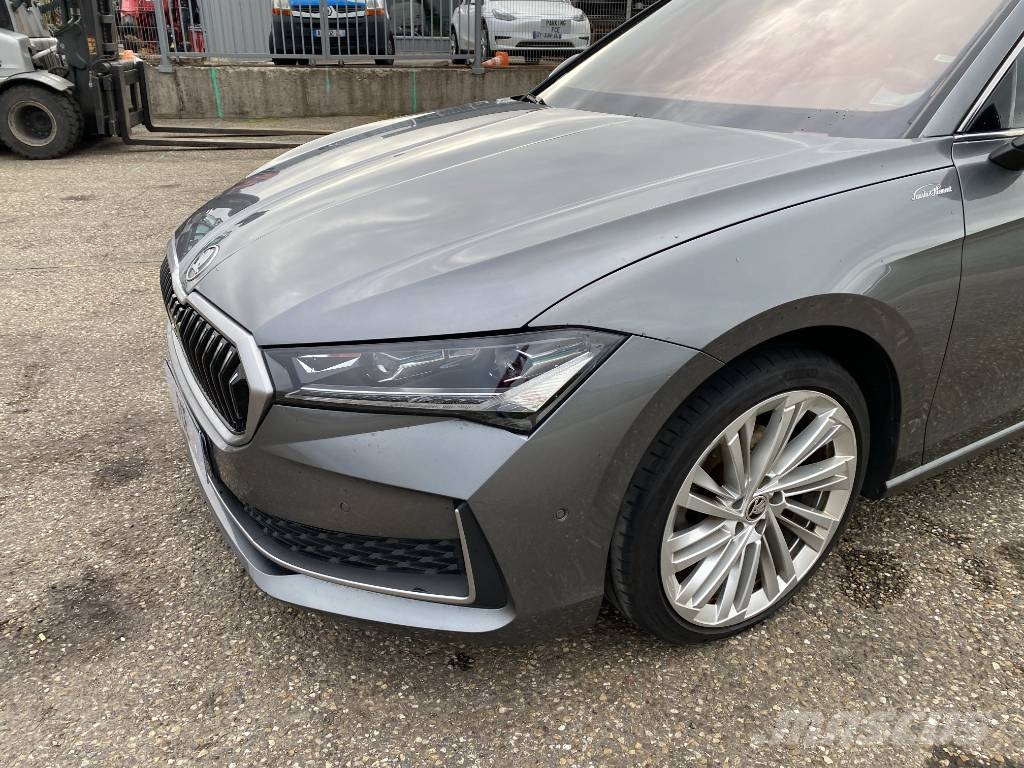 Skoda SUPERB Combi 2.0TDI 150 Dsg7 Laurin&Klement Carros Ligeiros