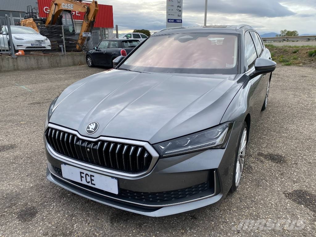 Skoda SUPERB Combi 2.0TDI 150 Dsg7 Laurin&Klement Carros Ligeiros