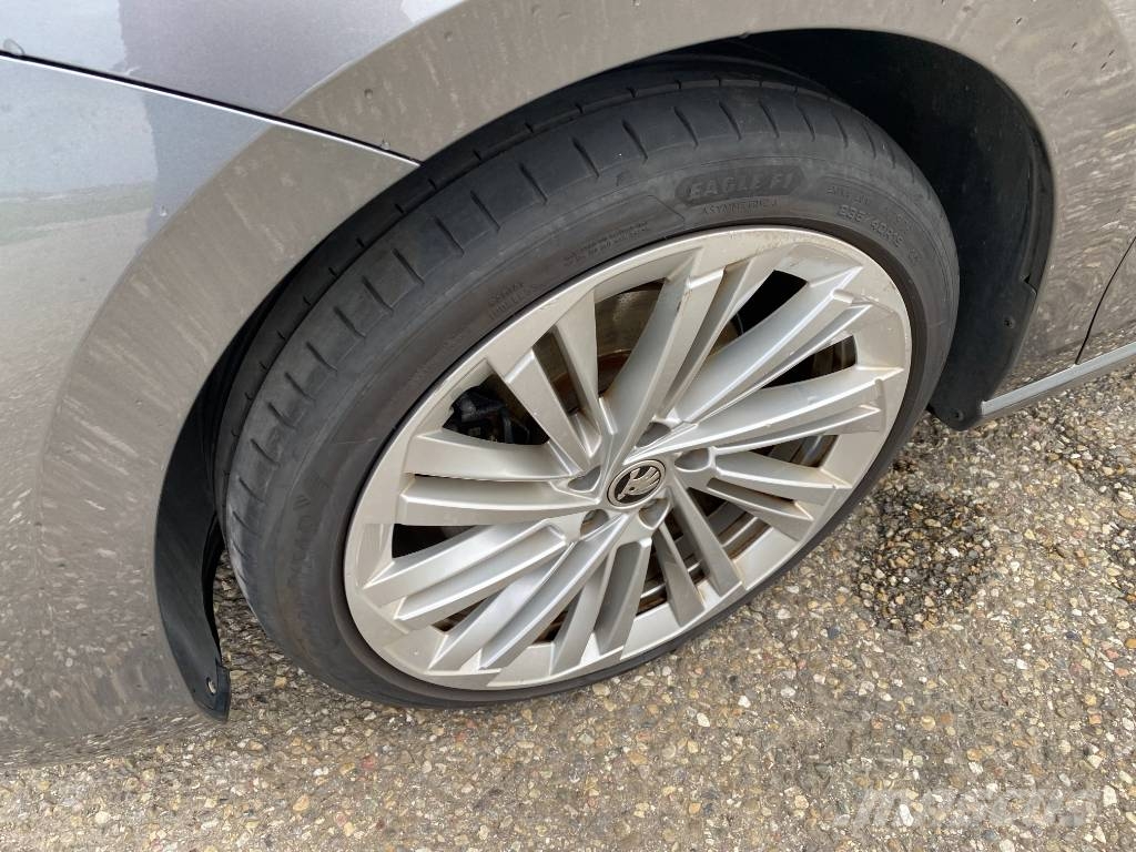 Skoda SUPERB Combi 2.0TDI 150 Dsg7 Laurin&Klement Carros Ligeiros
