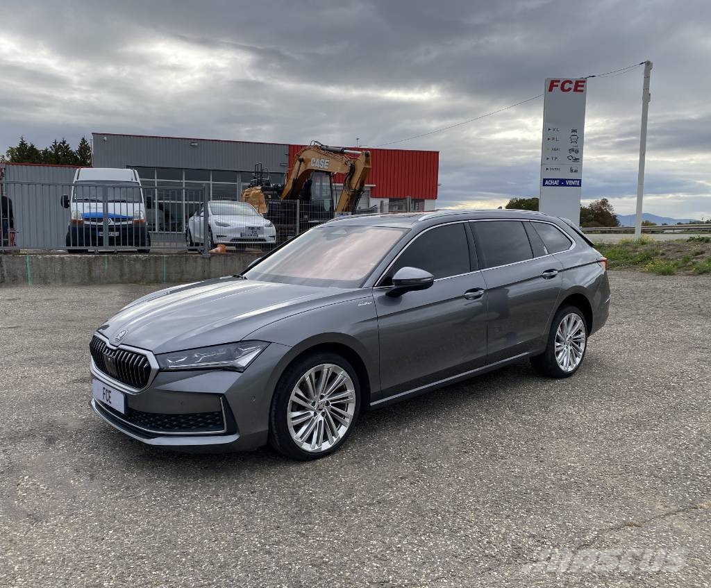 Skoda SUPERB Combi 2.0TDI 150 Dsg7 Laurin&Klement Carros Ligeiros
