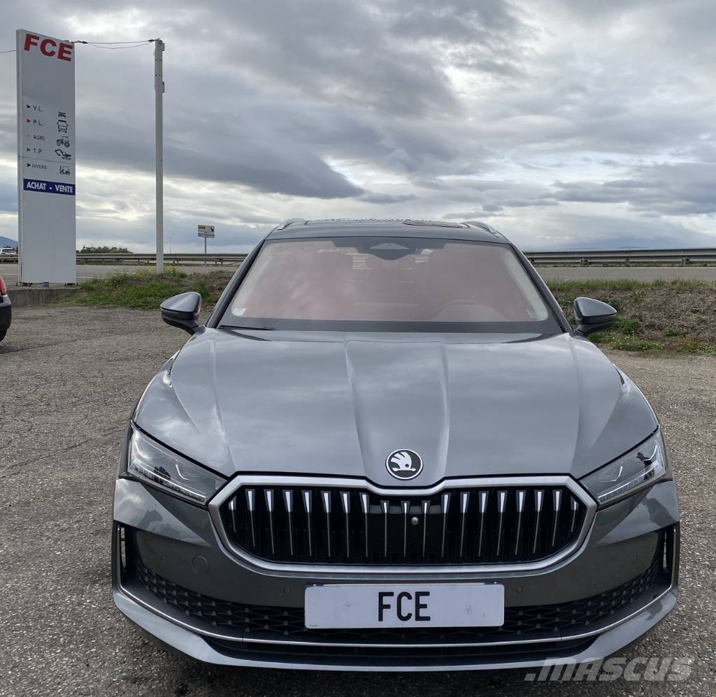 Skoda SUPERB Combi 2.0TDI 150 Dsg7 Laurin&Klement Carros Ligeiros