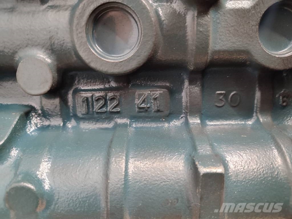 V2607 CR TI E5 KUBOTA R070 engine KUBOTA R070 Motorer