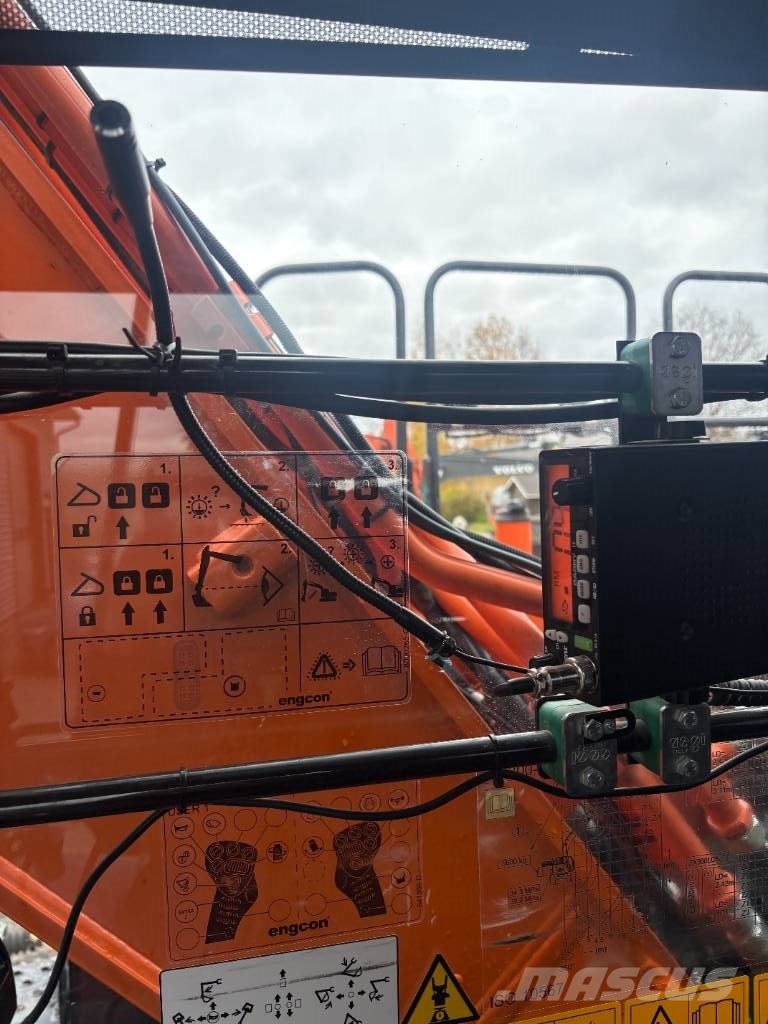 Hitachi ZX300LC-7 Bageri guseničari
