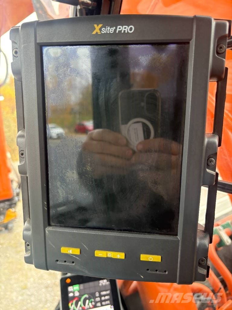 Hitachi ZX300LC-7 Bageri guseničari