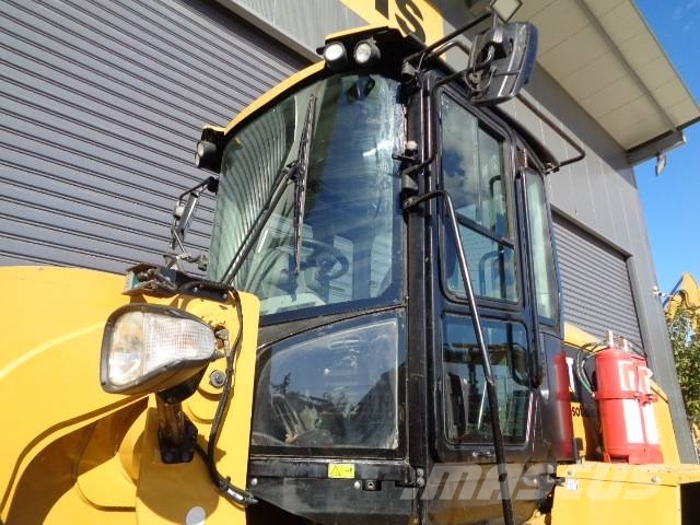 CAT 938M Колесни товарачи